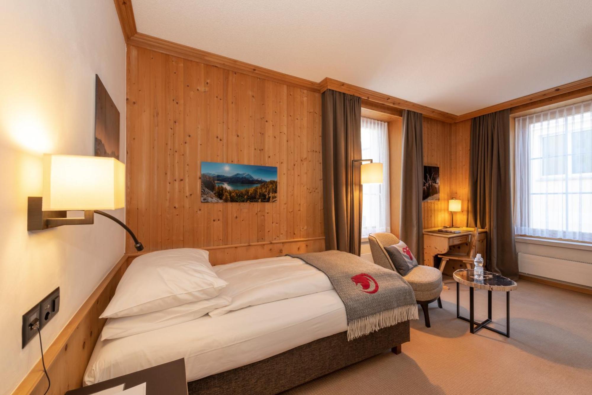Edelweiss Swiss Quality Hotel Силс Мария Стая снимка