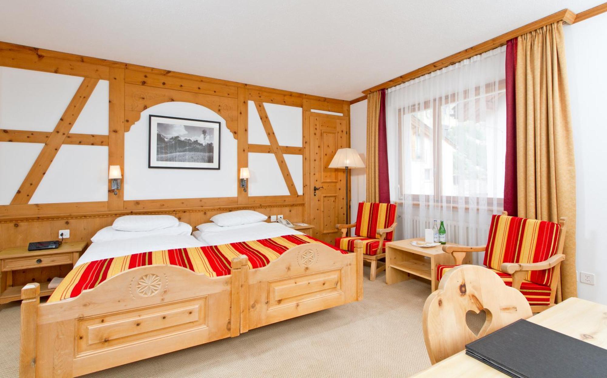 Edelweiss Swiss Quality Hotel Силс Мария Стая снимка