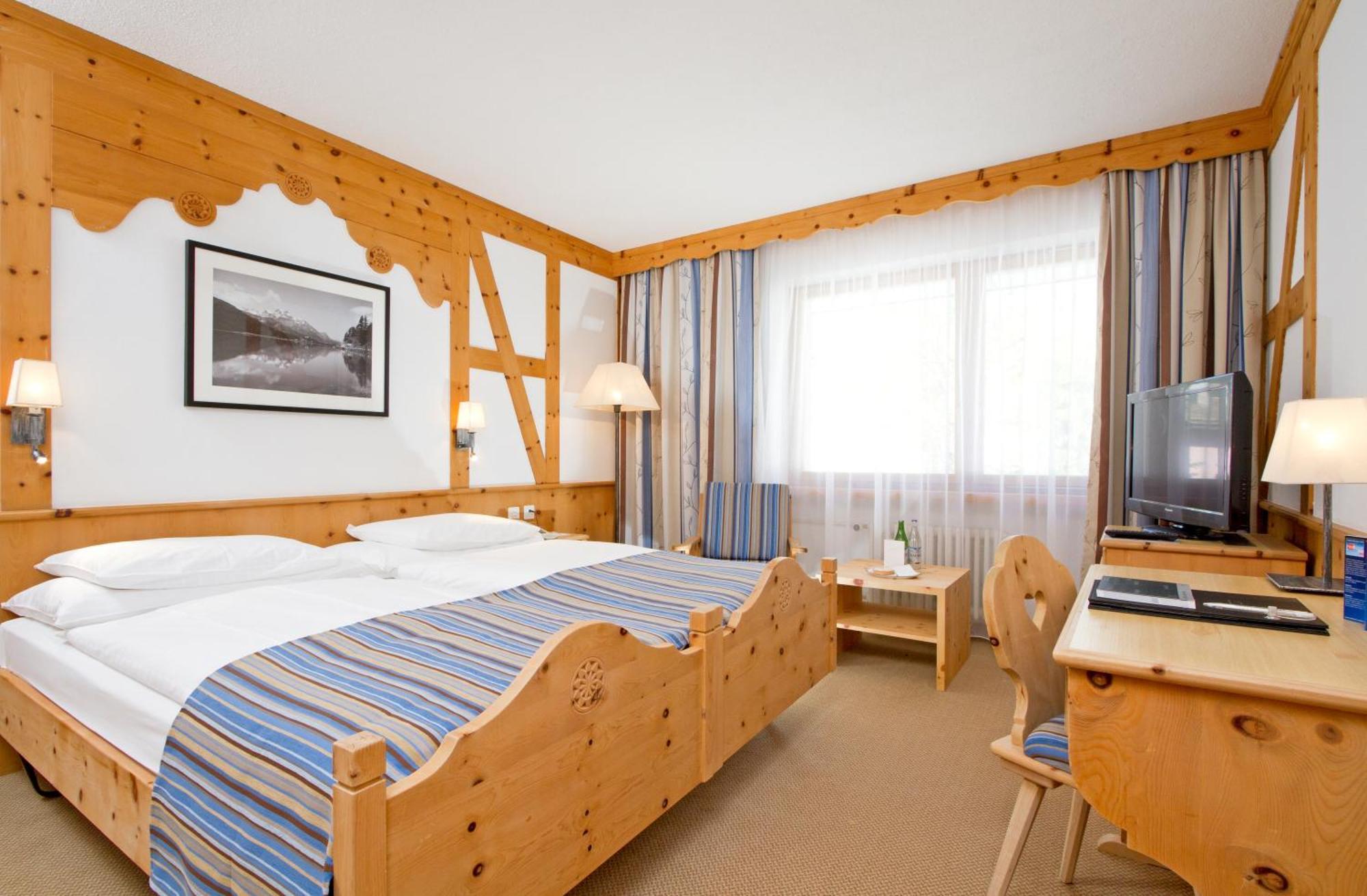 Edelweiss Swiss Quality Hotel Силс Мария Стая снимка